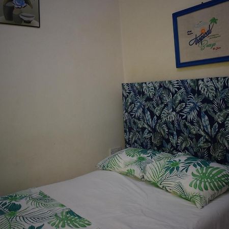 Tropical Breeze Vacation Home And Apartments Gros Islet Bagian luar foto
