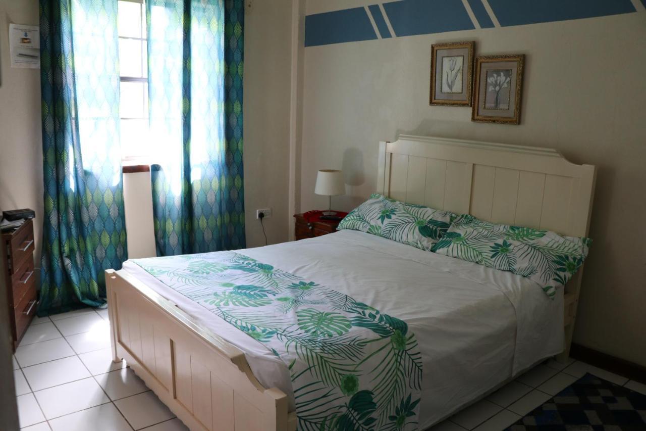 Tropical Breeze Vacation Home And Apartments Gros Islet Bagian luar foto