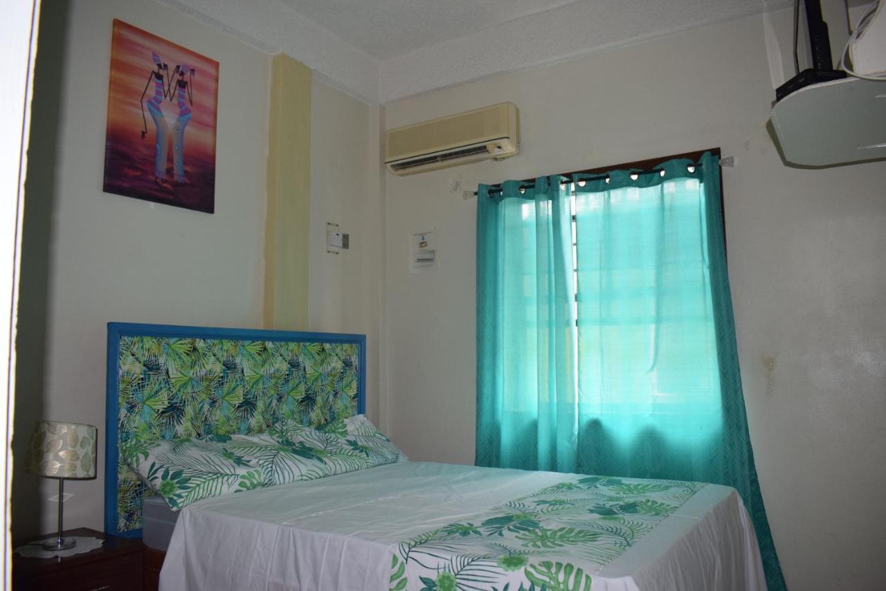 Tropical Breeze Vacation Home And Apartments Gros Islet Bagian luar foto