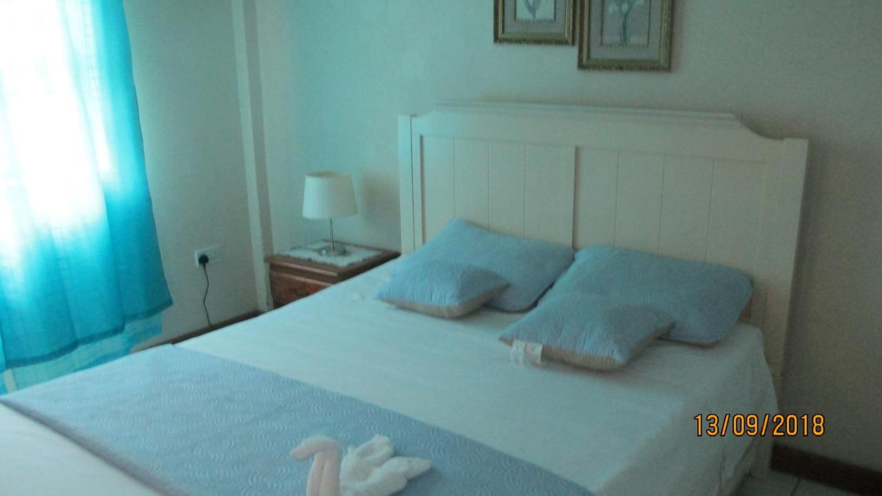 Tropical Breeze Vacation Home And Apartments Gros Islet Bagian luar foto