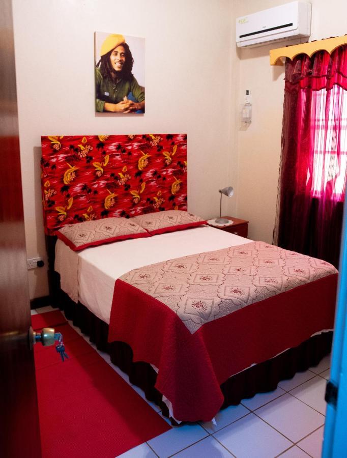 Tropical Breeze Vacation Home And Apartments Gros Islet Bagian luar foto