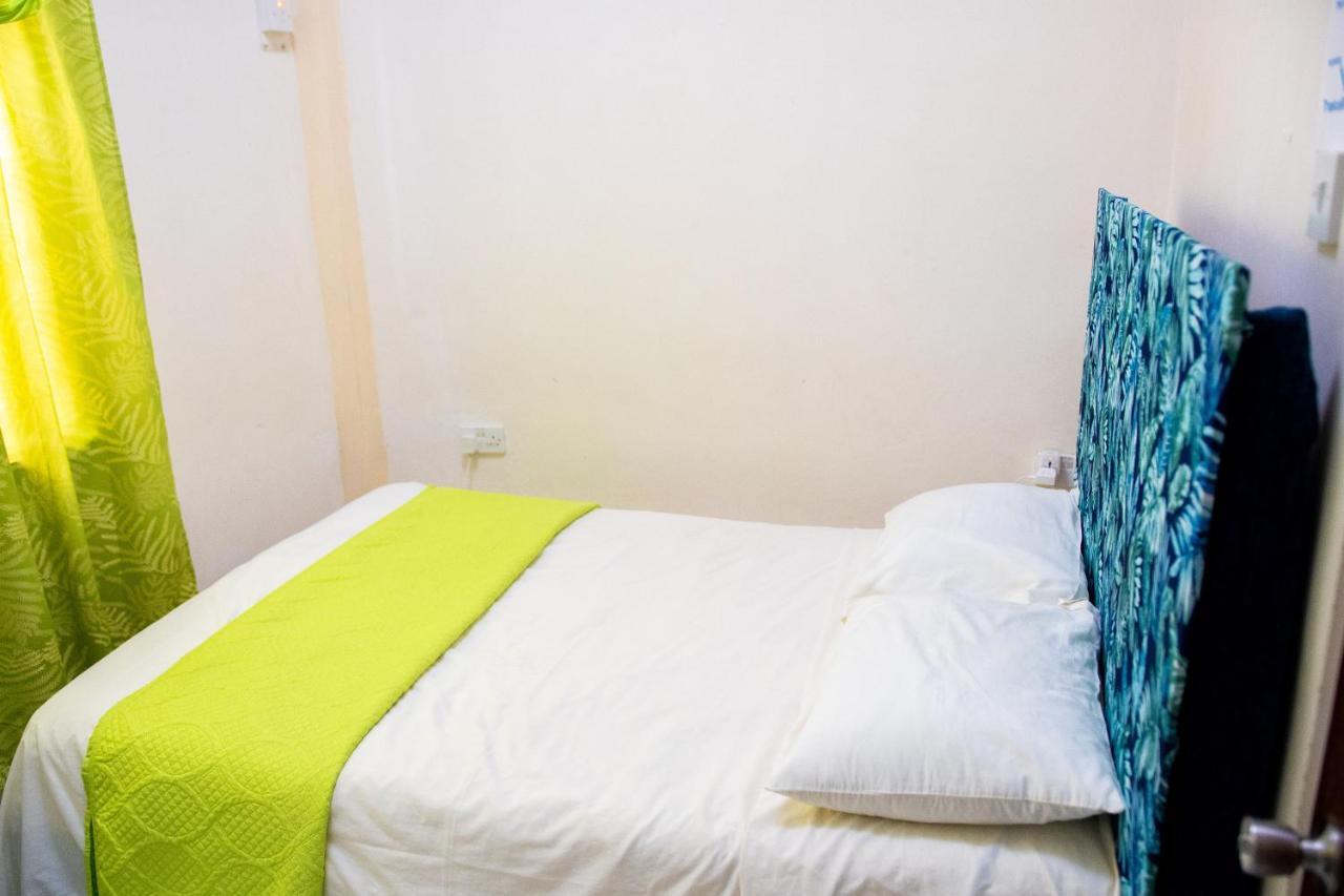 Tropical Breeze Vacation Home And Apartments Gros Islet Bagian luar foto