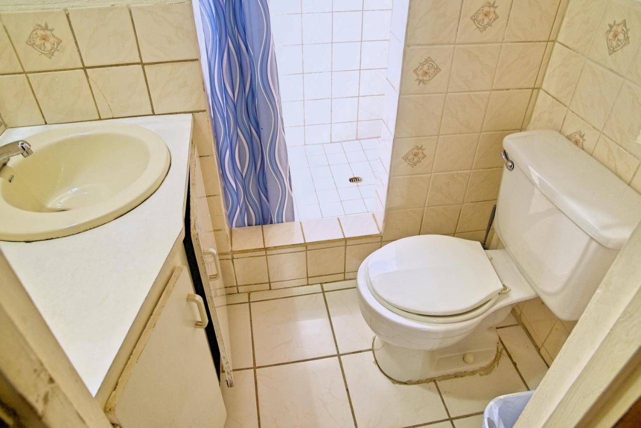 Tropical Breeze Vacation Home And Apartments Gros Islet Bagian luar foto