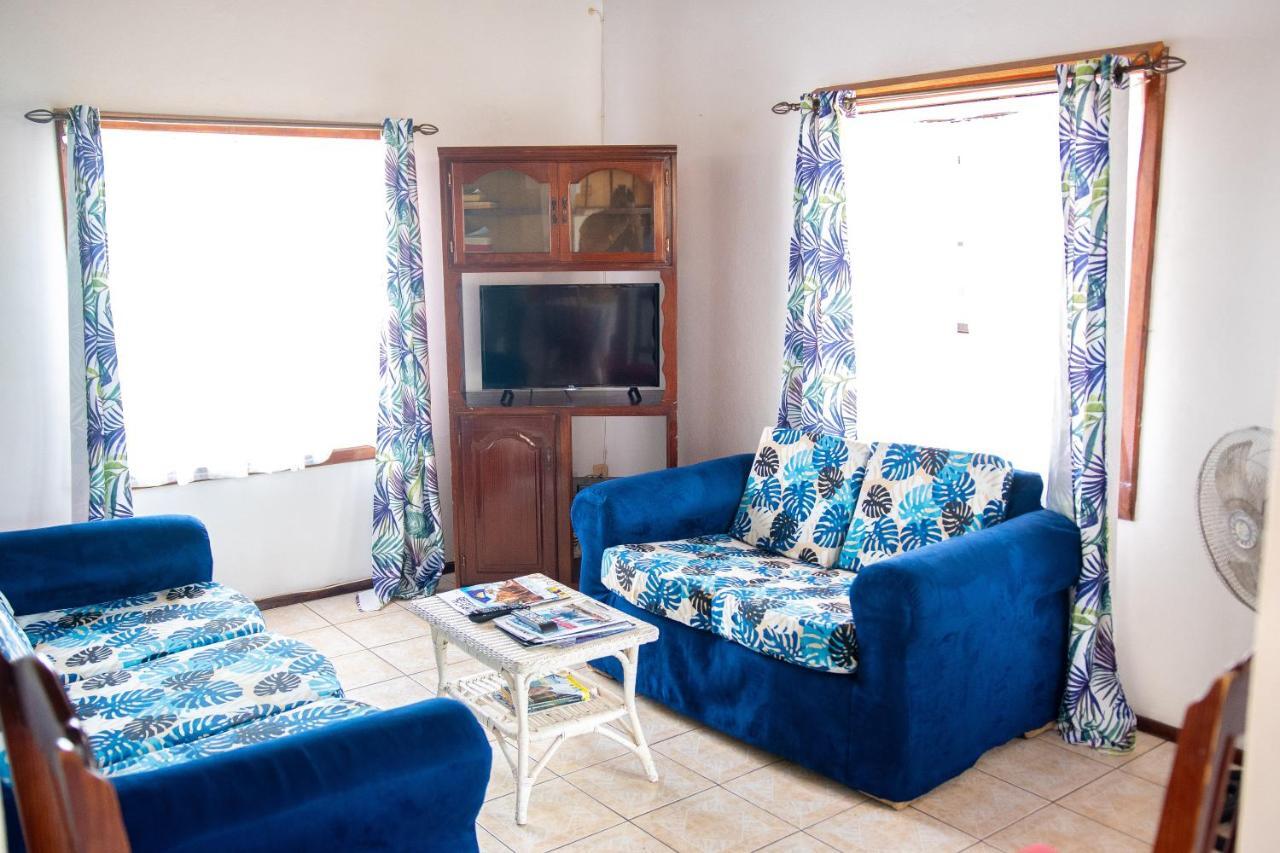 Tropical Breeze Vacation Home And Apartments Gros Islet Bagian luar foto