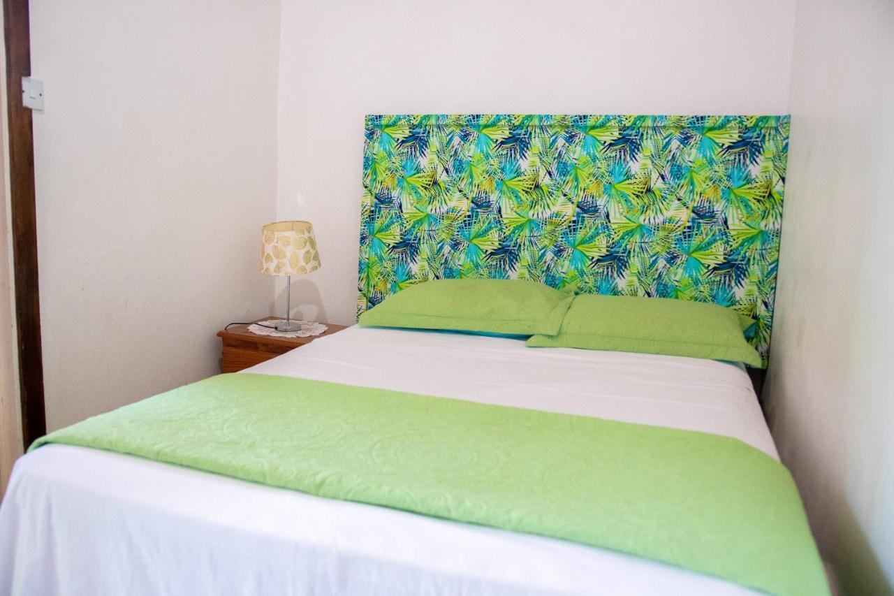 Tropical Breeze Vacation Home And Apartments Gros Islet Bagian luar foto