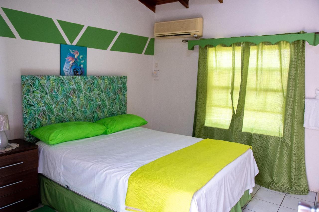 Tropical Breeze Vacation Home And Apartments Gros Islet Bagian luar foto