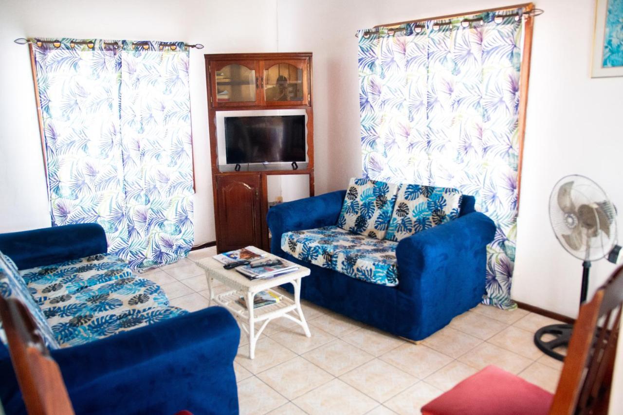 Tropical Breeze Vacation Home And Apartments Gros Islet Bagian luar foto