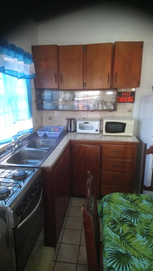 Tropical Breeze Vacation Home And Apartments Gros Islet Bagian luar foto